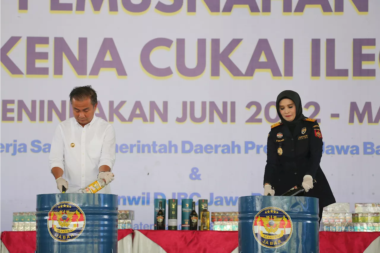 Bea Cukai dan Satpol PP Jabar Musnahkan BKC Ilegal Senilai Rp 10,7 Miliar