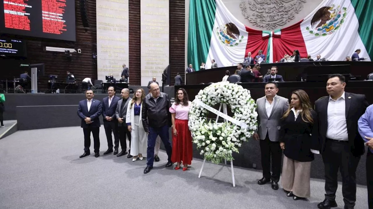 Oposición protesta en el Congreso con corona floral por leyes secundarias de reforma judicial