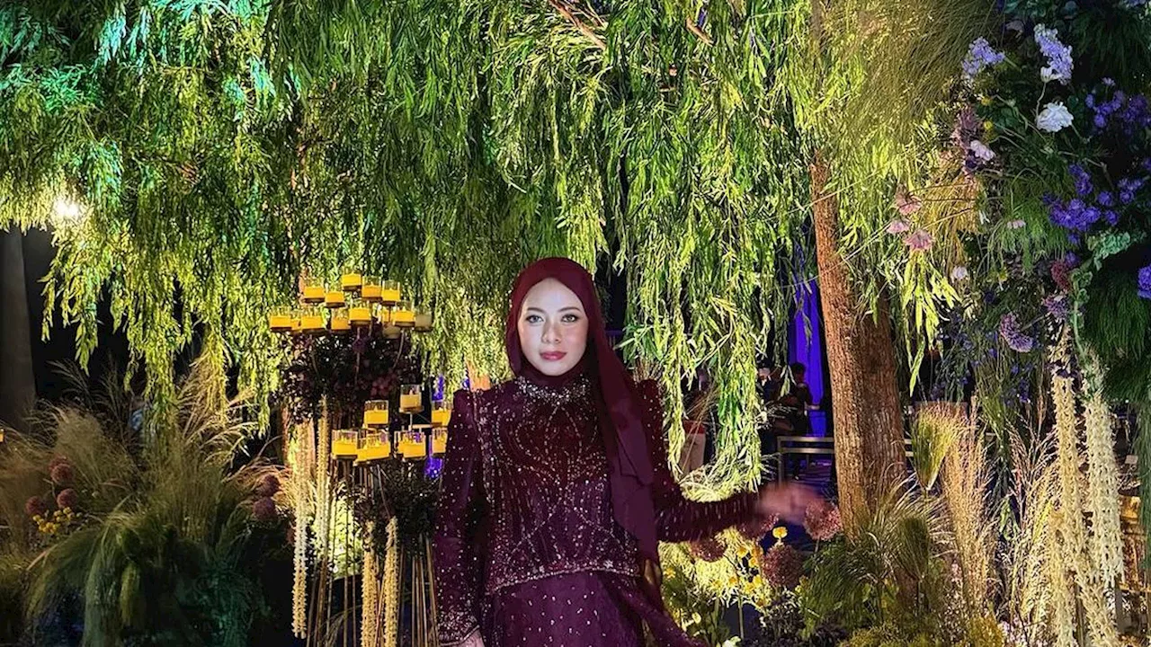 4 Ide Kebaya Brokat Sederhana ala Figur Publik, Tampil Elegan Tanpa Berlebihan