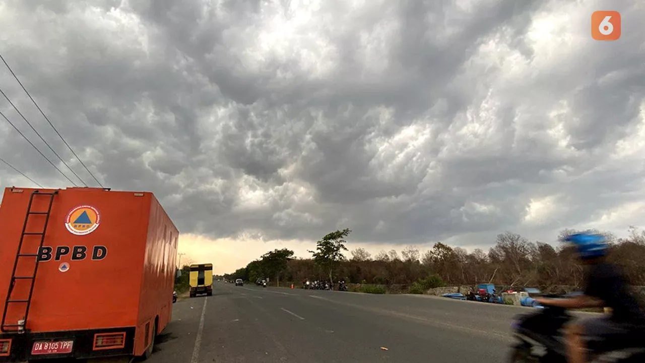 Cuaca Hari Ini Selasa 15 Oktober 2024: Mayoritas Langit Jabodetabek Seharian Bakal Berawan Tebal