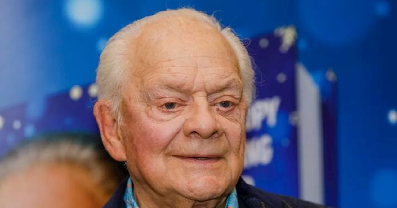 Sir David Jason issued 'uncomfortable' warning as he opens up on health battle