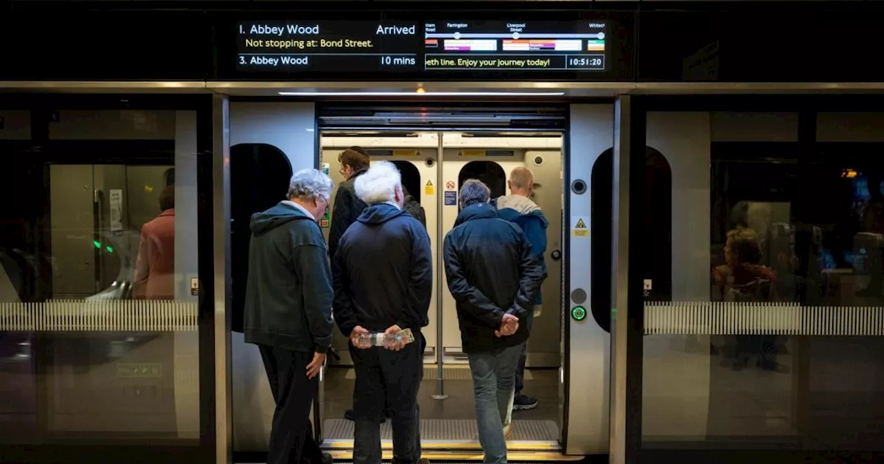 London travel news sees delays on Elizabeth line and Paddington Heathrow trains