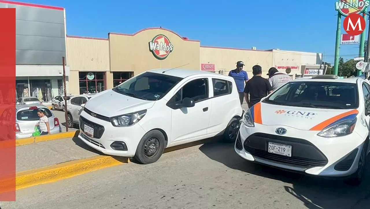 Chofer convulsiona al volante, y se registra aparatoso choque múltiple en avenida principal de Altamira