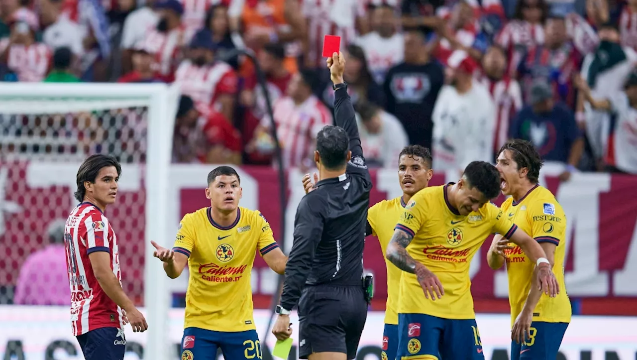 Richard Sánchez es expulsado por doble amarilla ante Chivas, sin haber recibido una primera amonestación