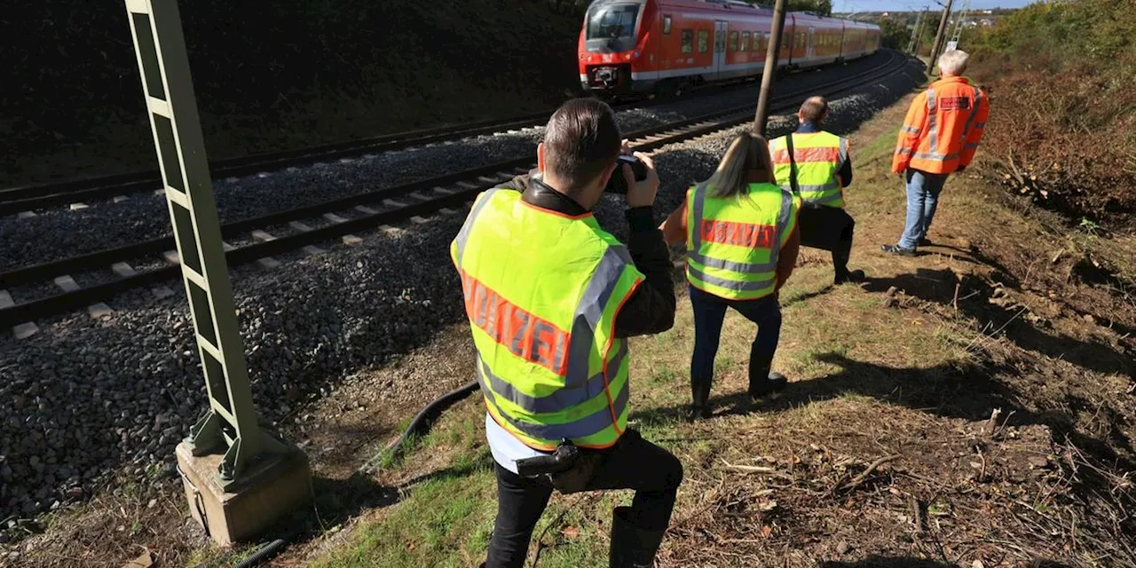 Ermittlungen zu ICE-Unfall mit Streckenarbeiter dauern an