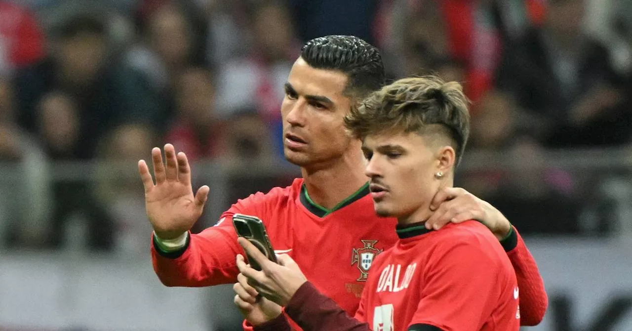 Cristiano Ronaldo hailed for 'keeping it classy' as he deals with pitch invader