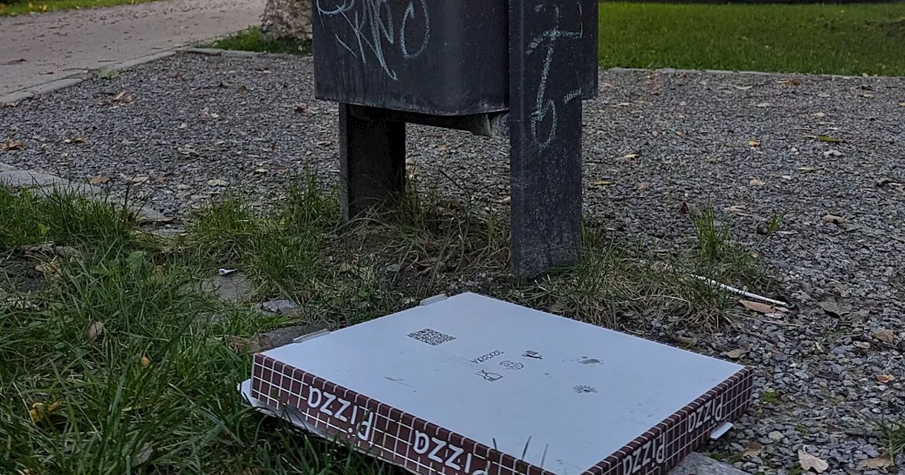 Ärger über Pappkartons in Bielefelder Park: Was gegen den Pizzamüll getan wird