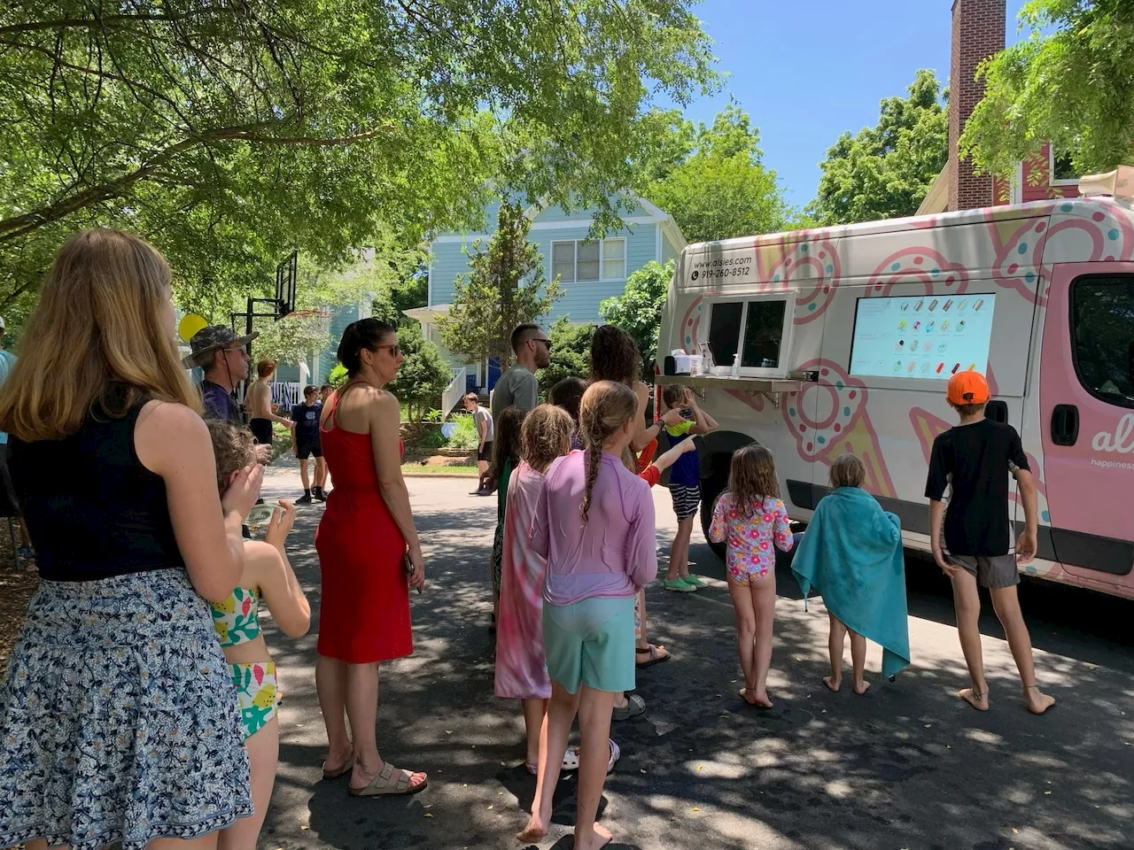 Modern, ‘reimagined’ ice cream truck rolls into Harrisburg area with cool treats