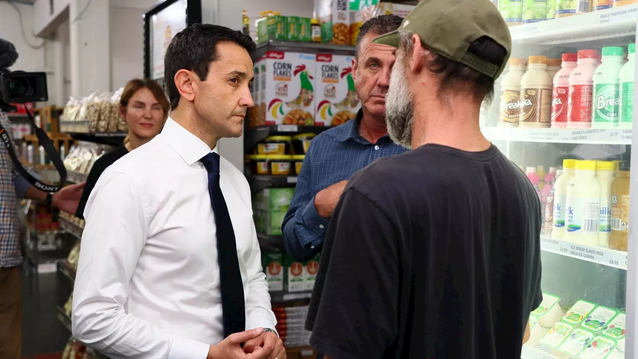 LNP leader David Crisafulli confronted by fed-up Sunshine Coast local in grocery store