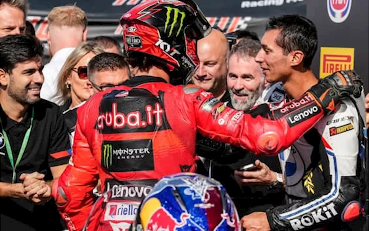 Razgatlioglu vince a Estoril, Petrucci festeggia il titolo indipendenti.