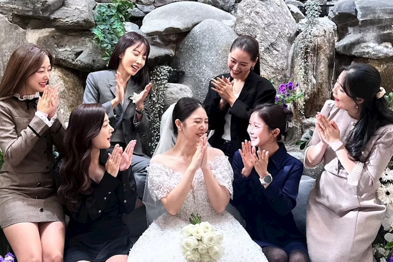 Rainbow Reunites To Celebrate Jung Yoon Hye And Ahn Jae Min’s Wedding