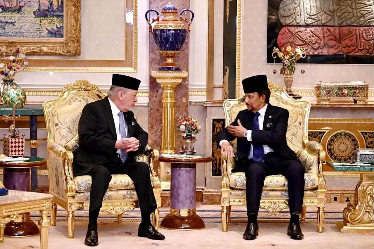 The King and Queen attend state banquet in Brunei