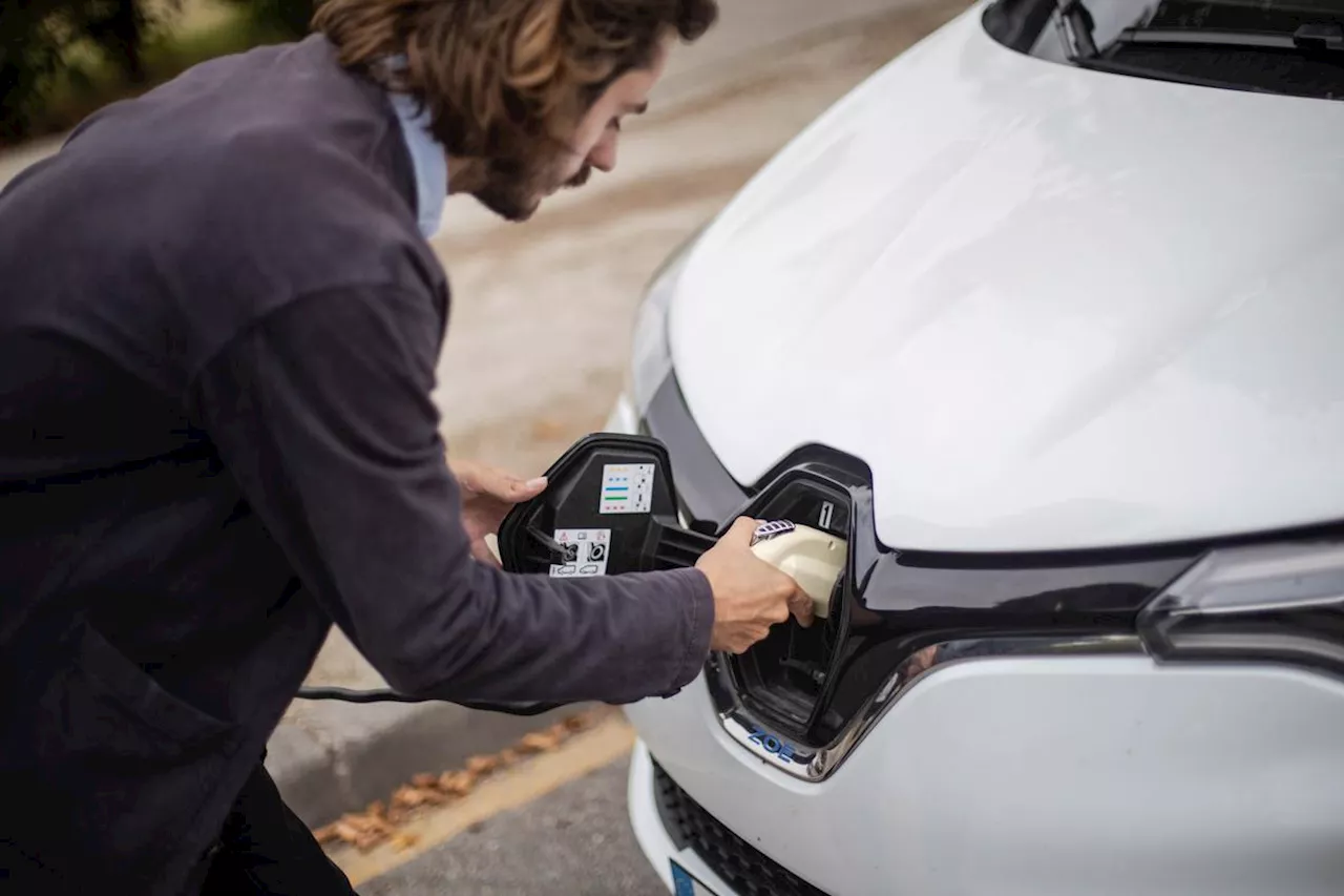 Automobile : la part du diesel diminue mais reste majoritaire en France, l’hybride progresse