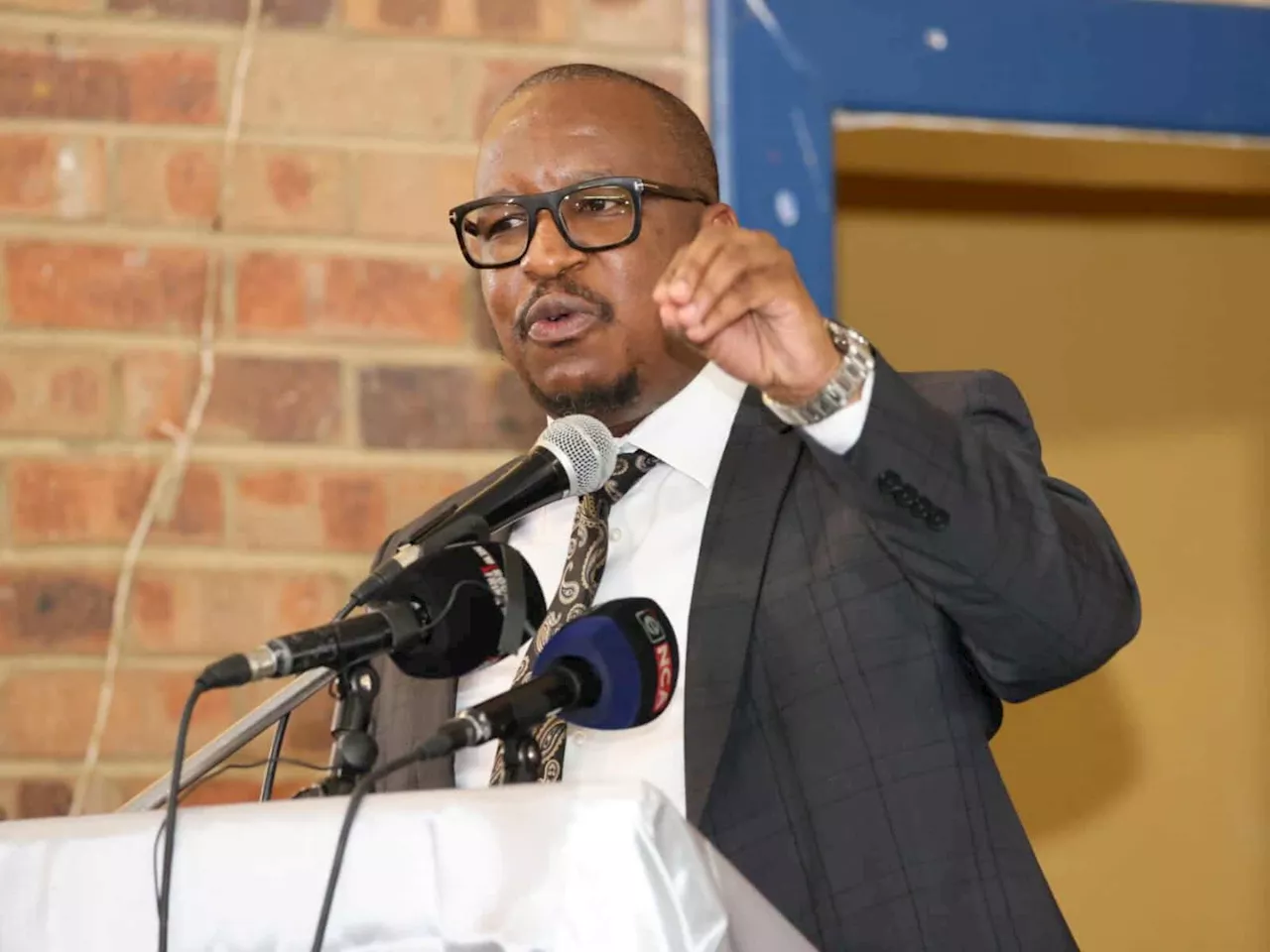 Over 120 000 Gauteng school applicants unplaced but MEC urges parents to ‘stay calm’