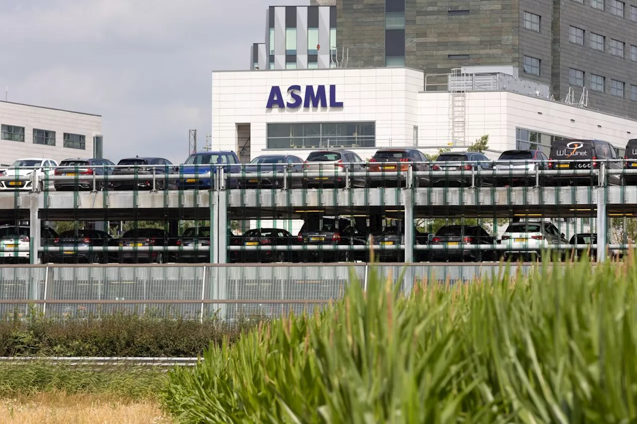 ASML 株価、AI 熱潮から沈下 - 中国規制懸念で