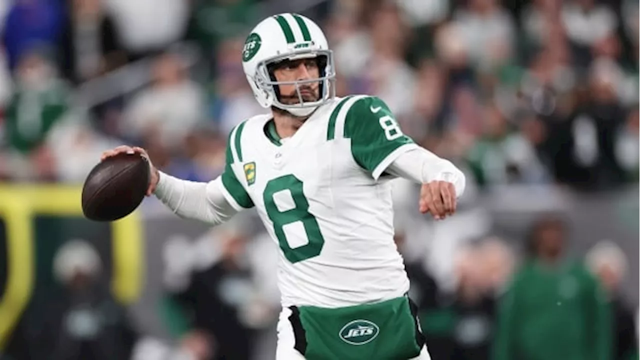 Jets' Aaron Rodgers throws 52-yard Hail Mary to Allen Lazard to end 1st half vs. Bills