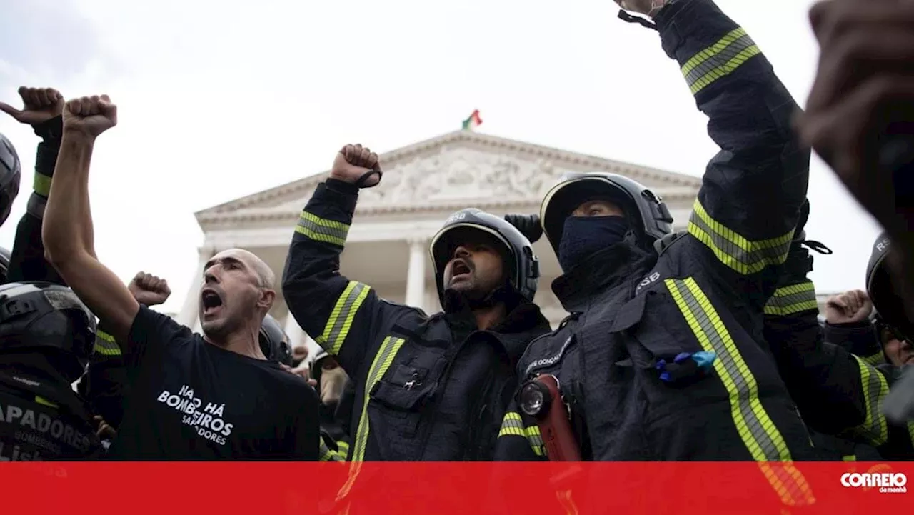 Sapadores terminam vigílias no Porto e em Braga e anunciam reunião com o Governo