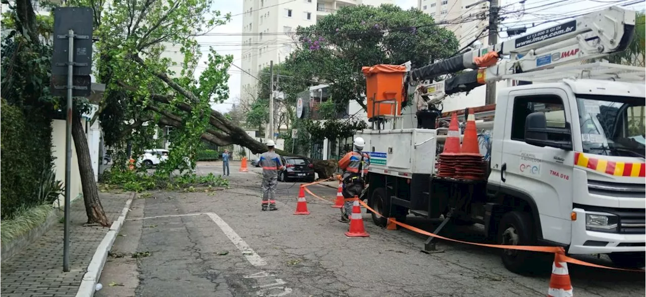 Enel: mais de 3 dias após chuva, 340 mil clientes seguem sem energia na Grande SP