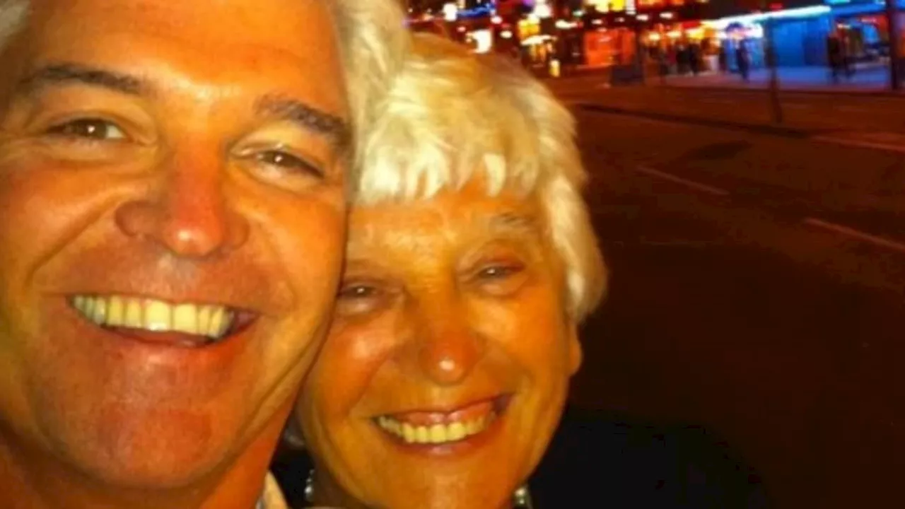 Phillip Schofield shares the touching final photos of his beloved ...