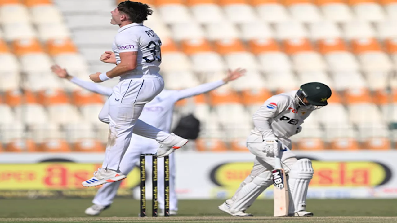 Pakistan lose third at verge of tea as Saim departs for career best