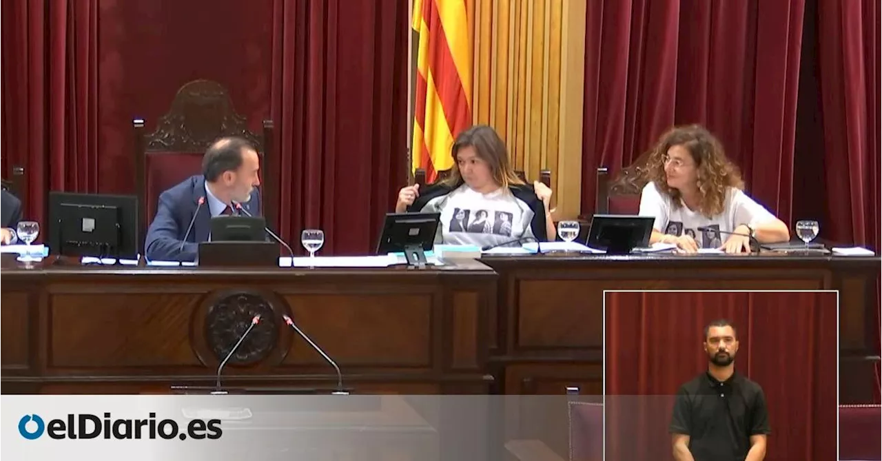 El presidente del Parlament balear, Gabriel Le Senne, expulsa a dos diputadas por llevar camisetas de víctimas del franquismo