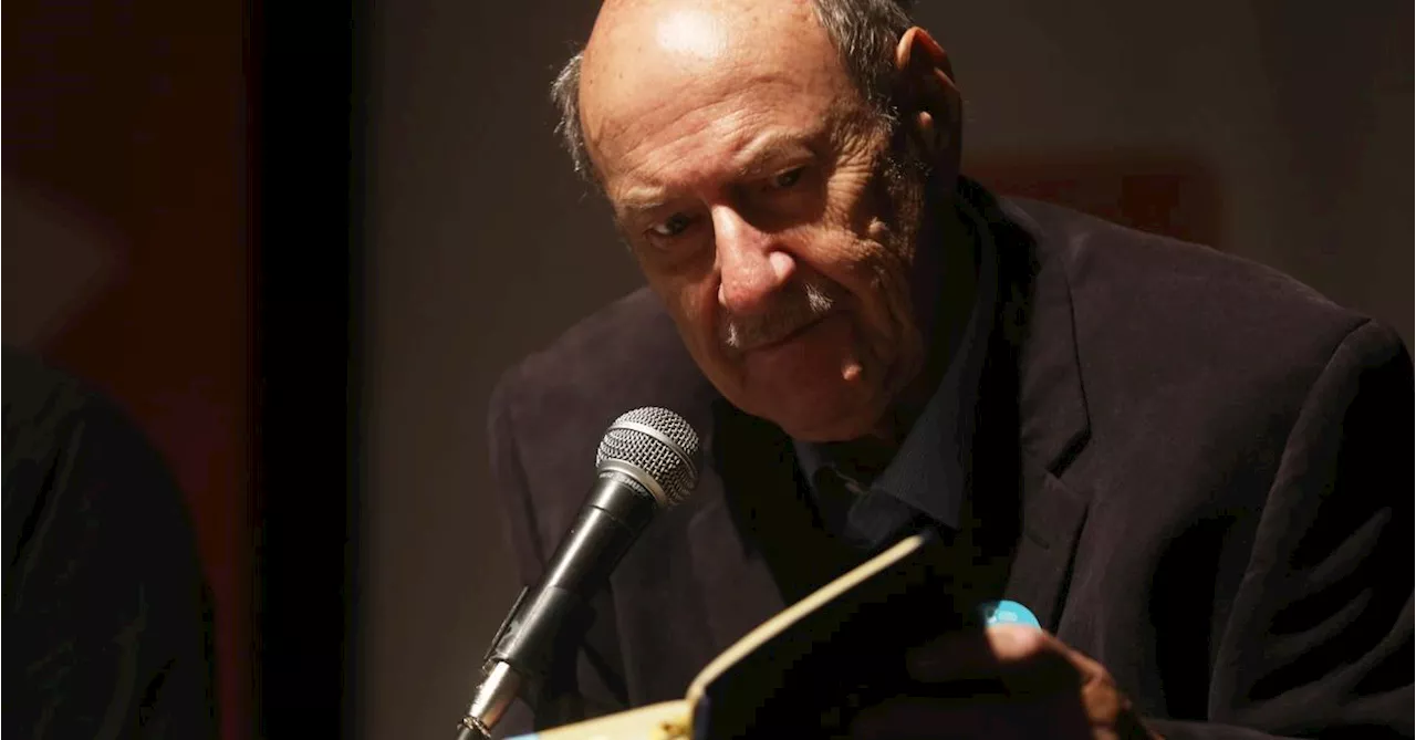 Muere el escritor chileno Antonio Skármeta, autor de 'El cartero de Neruda'