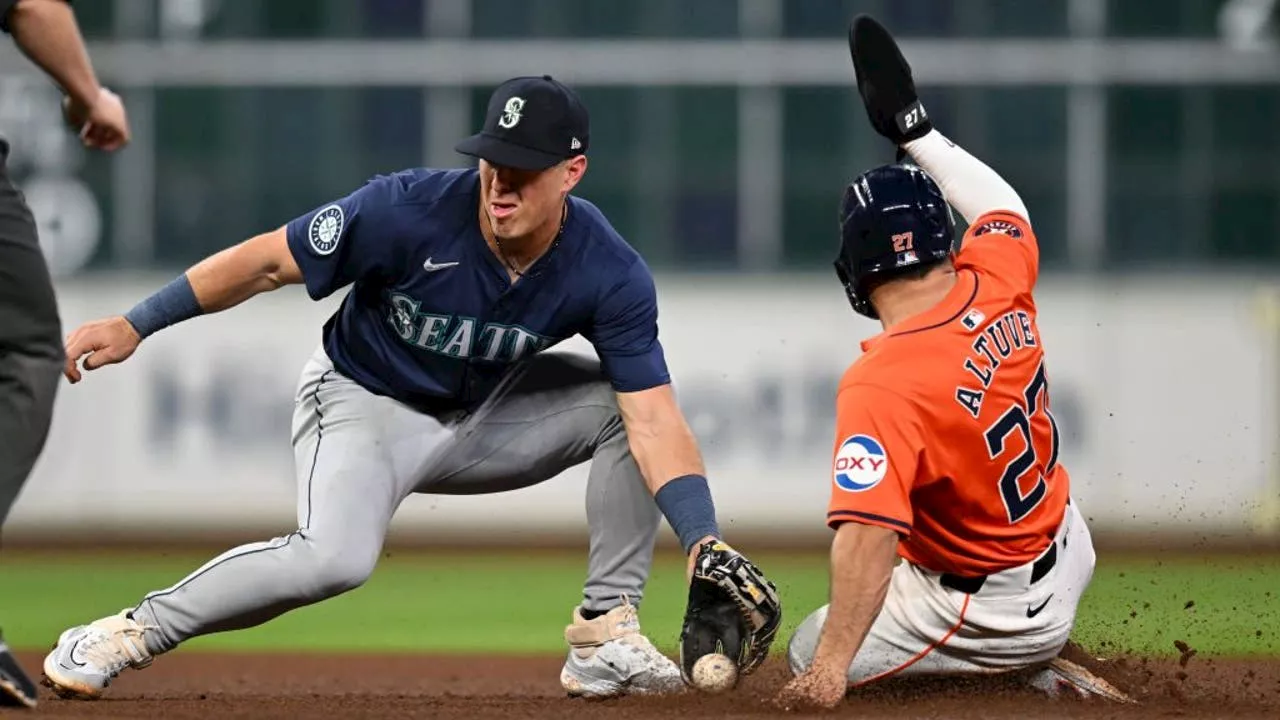 Seattle Mariners utility player Dylan Moore named Gold Glove finalist