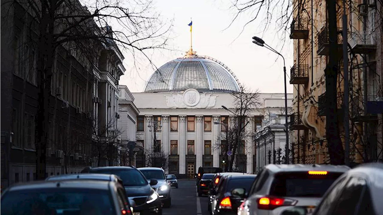 Политолог указал на попытки Запада «мягко» принудить Киев к переговорам