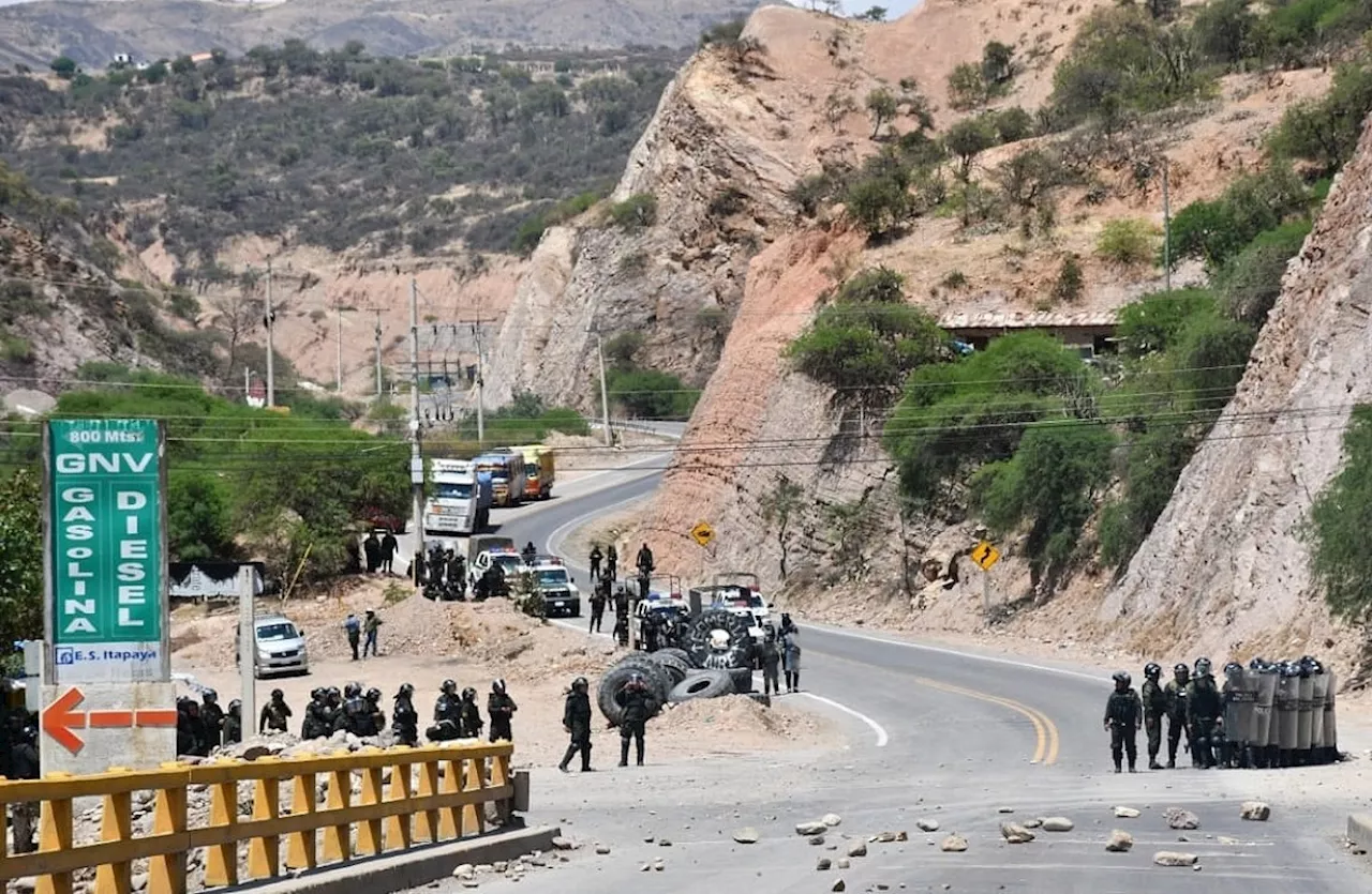 Bloqueios em vias na Bolívia se intensificam para evitar possível prisão de Evo Morales