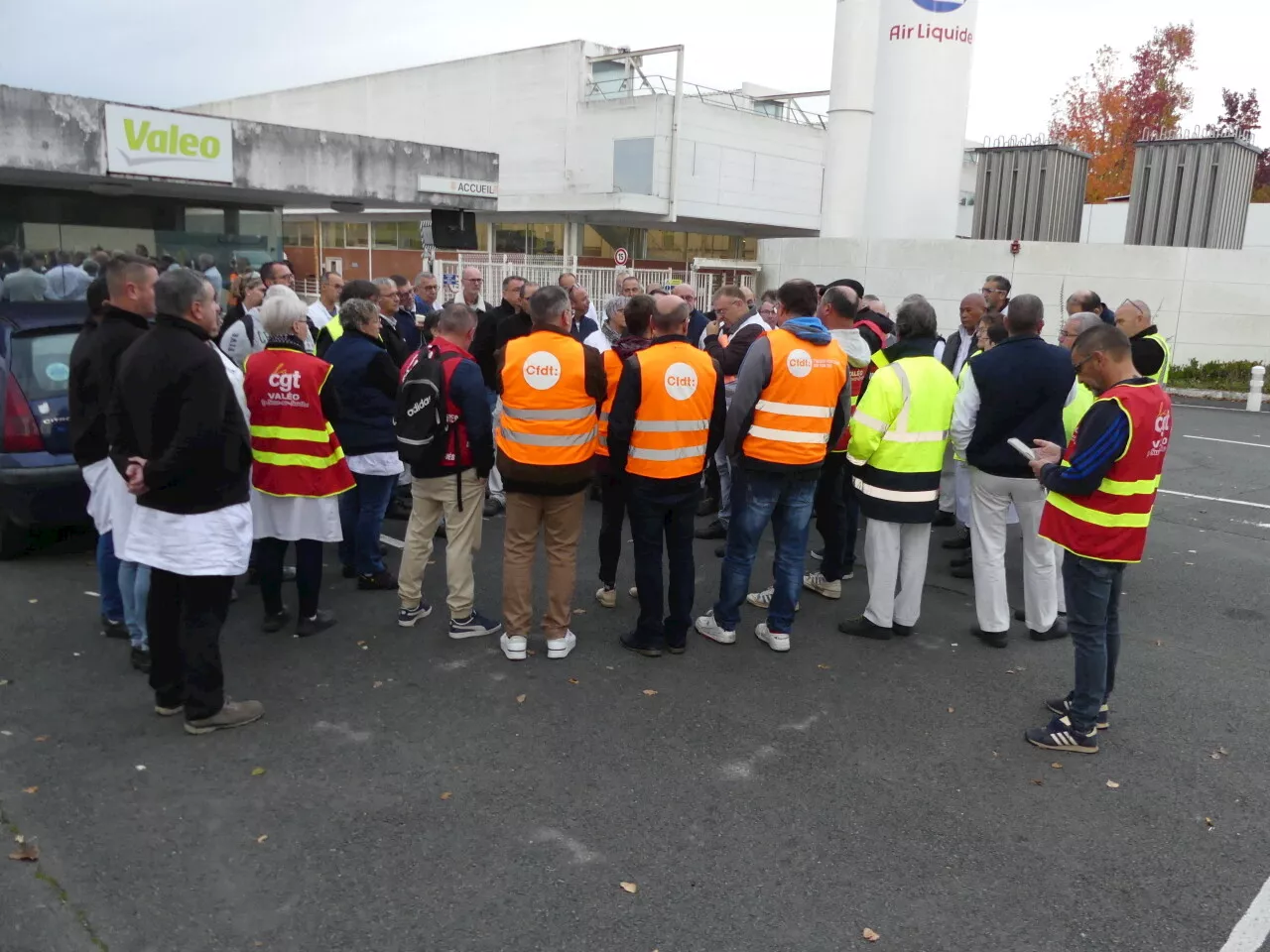 Nouveaux débrayages et annonces attendues, dans l'usine Valeo de La Suze-sur-Sarthe