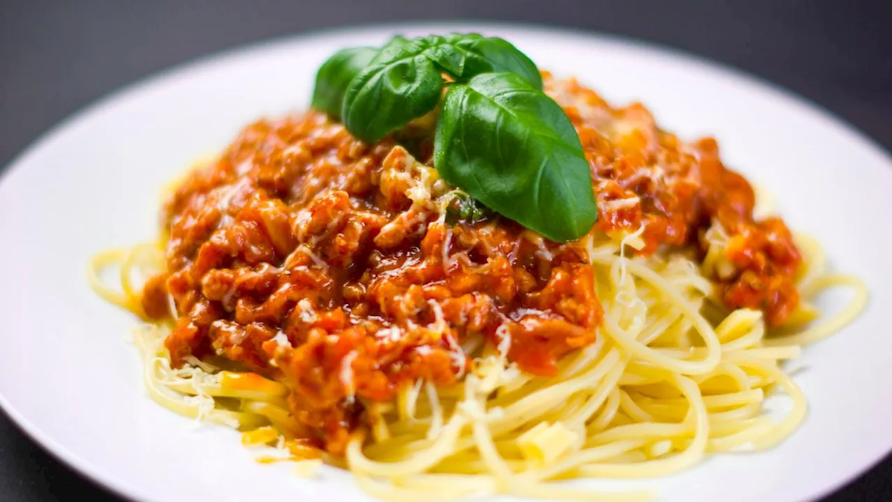 7 Resep Membuat Hidangan dengan Saus Bolognese, Istimewa dan Kaya Cita Rasa