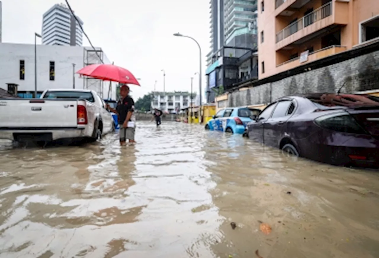 DBKL: Heavy rainfall of 114mm an hour cause of flash floods across Kuala Lumpur