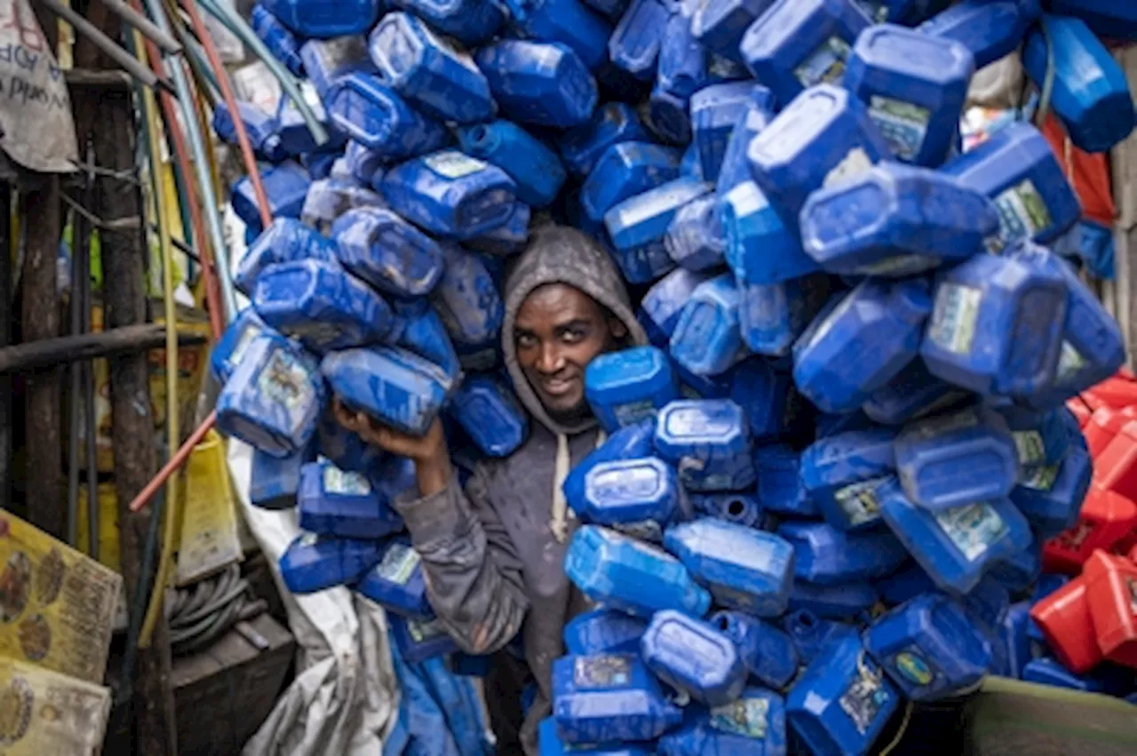 From scrap to cash: Addis Ababa’s ‘korale’ collectors profit from waste recycling while reducing pollution