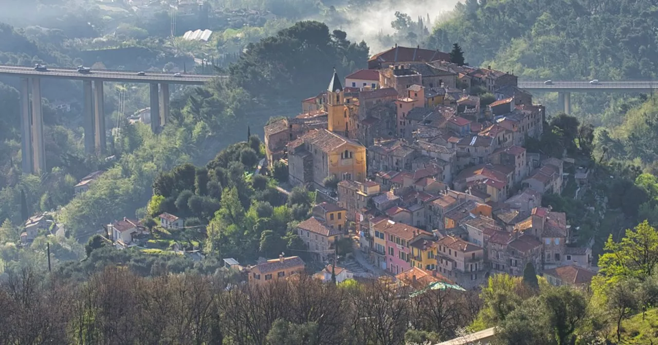 Dans les Alpes-Maritimes, ce village médiéval semble suspendu dans les nuages