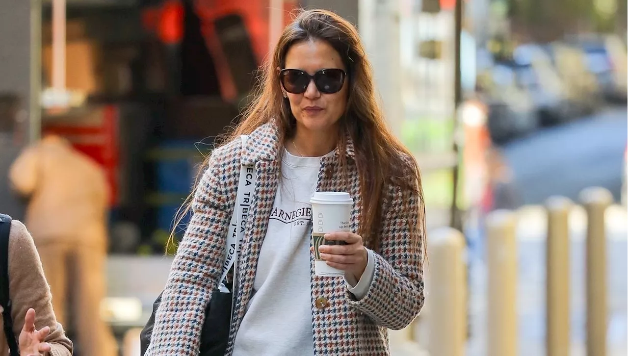 Katie Holmes Swaps Her Favorite Denim for the Relaxed Flare Jeans Trend People Love to Hate