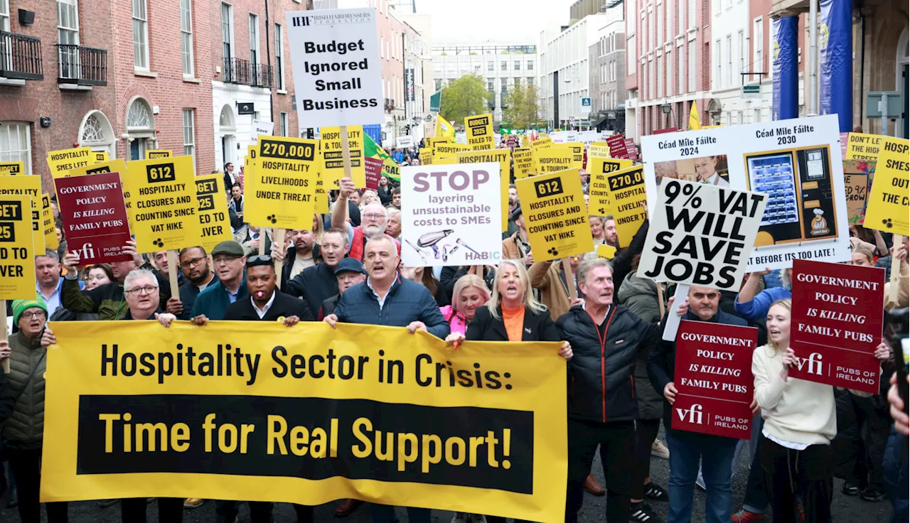 'It's impossible to make a business viable' - Restaurateurs protest over costs