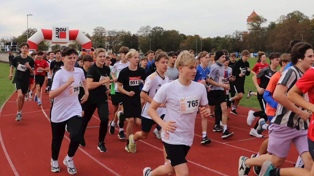 800 Schüler liefen im Akademiepark in Wiener Neustadt