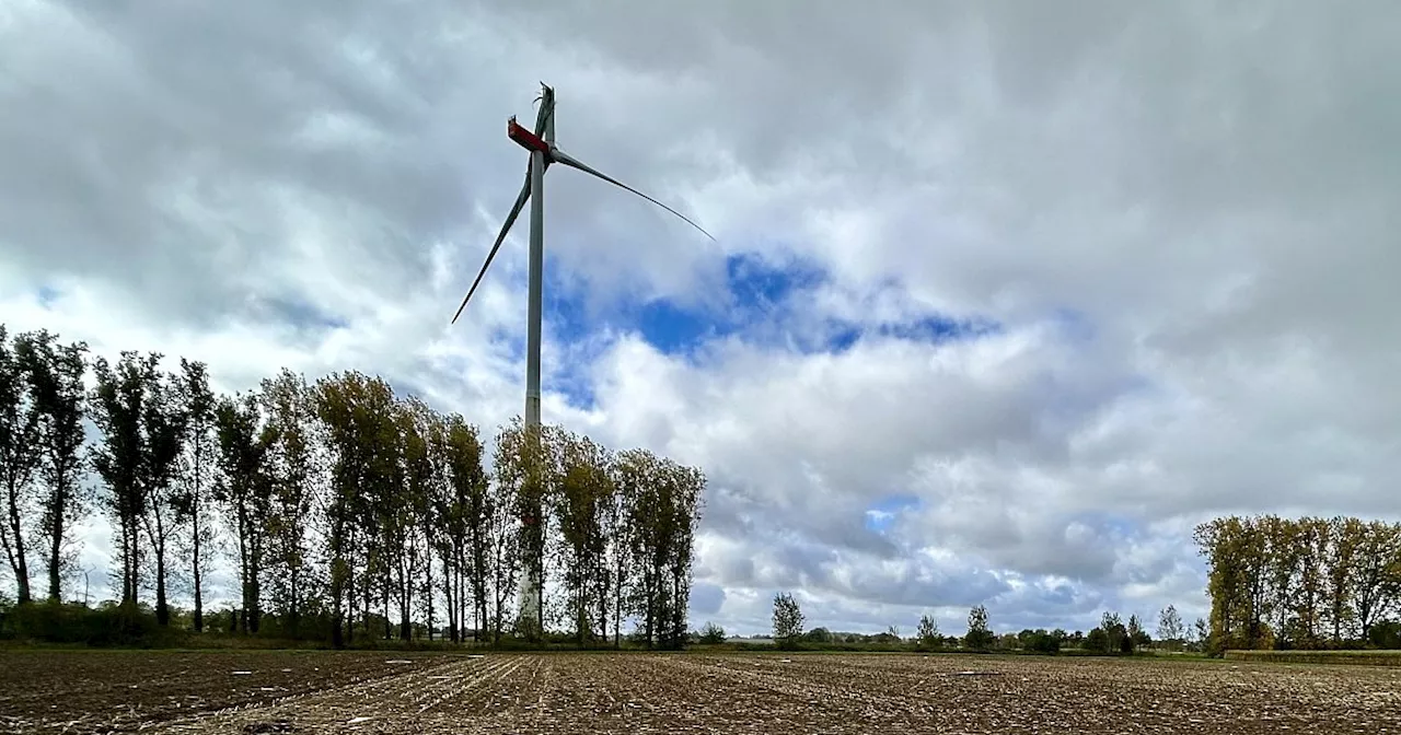 Beschädigter Windradflügel im Kreis Gütersloh bricht weiter ab