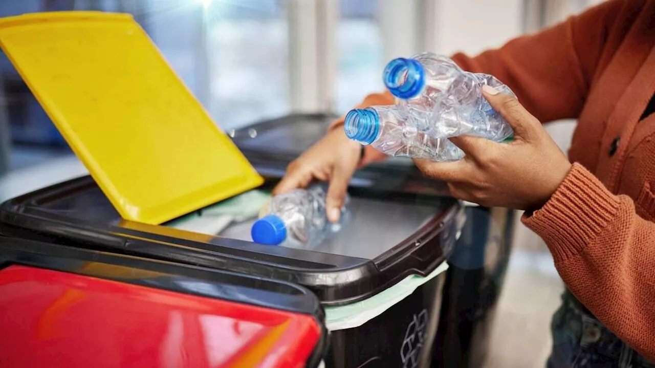 Un député macroniste propose une loi pour interdire les petites bouteilles d’eau en plastique