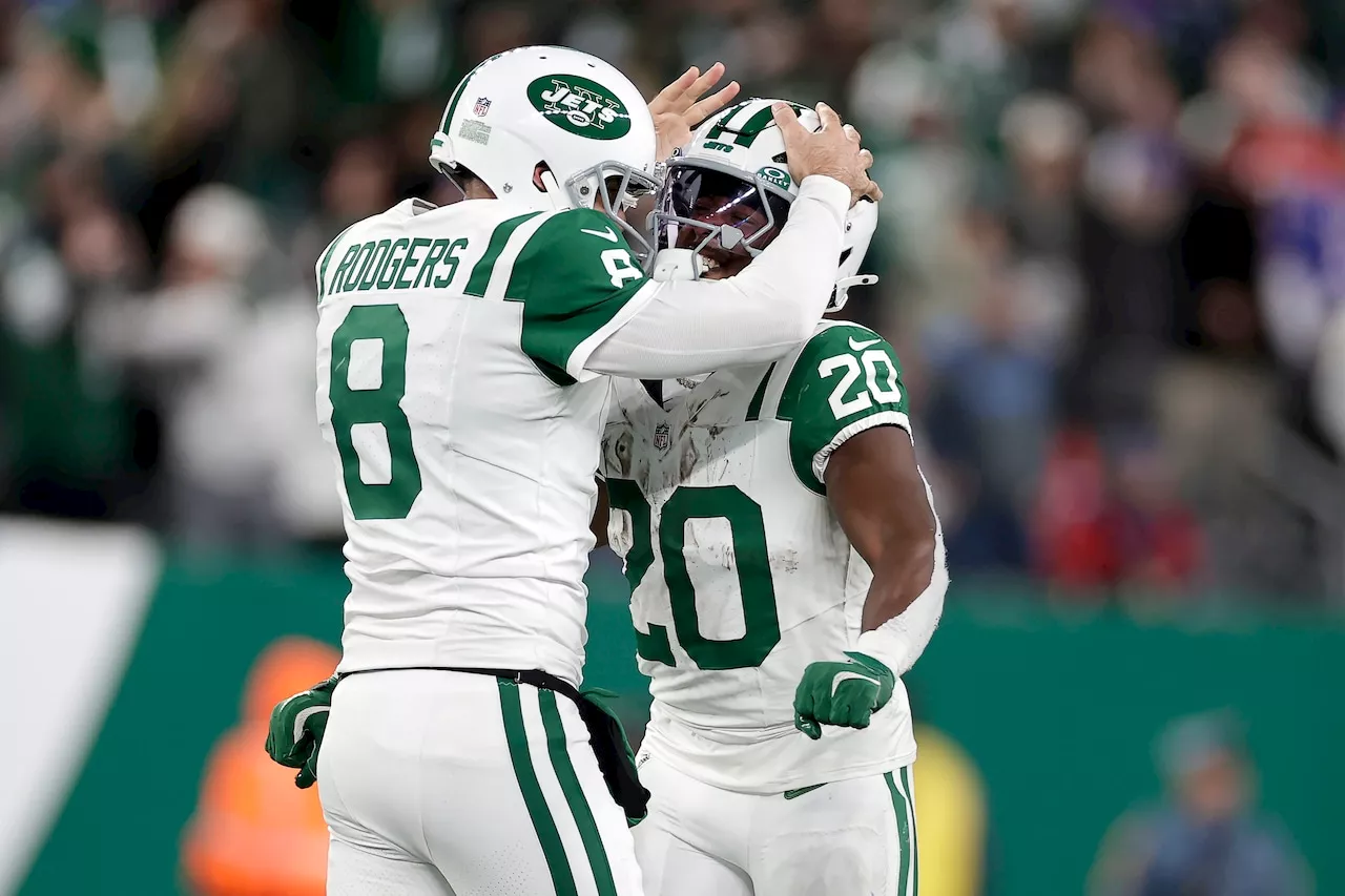 Bills overcome Rodgers' Hail Mary and beat Jets 23-20 to take control in AFC East