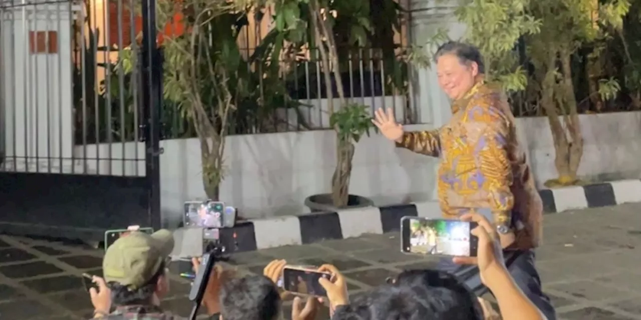 Airlangga Diminta Prabowo Jaga Perekonomian Bangsa