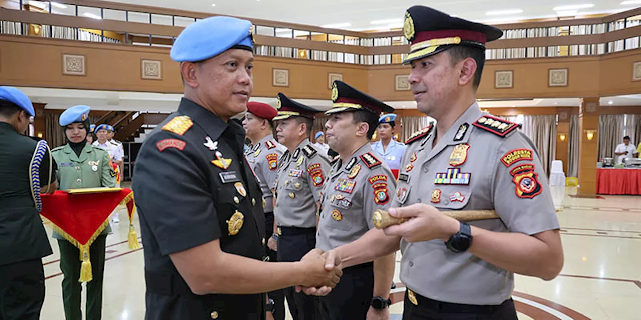 Kapolresta Bogor Kota dan 3 Pamen Polri Terima Brevet Setia Waspada dari Paspampres