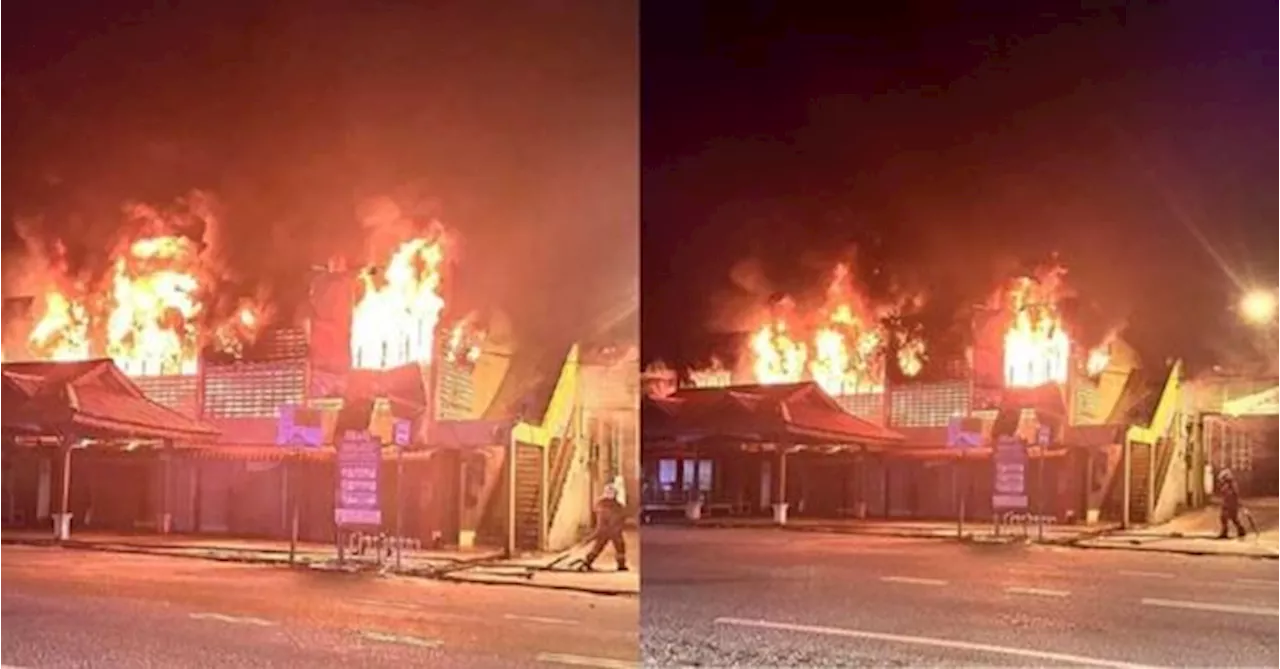 Laksa Hawker Loses 36-Year-Old Business In One Night After Fire Razes Kuala Krai Market