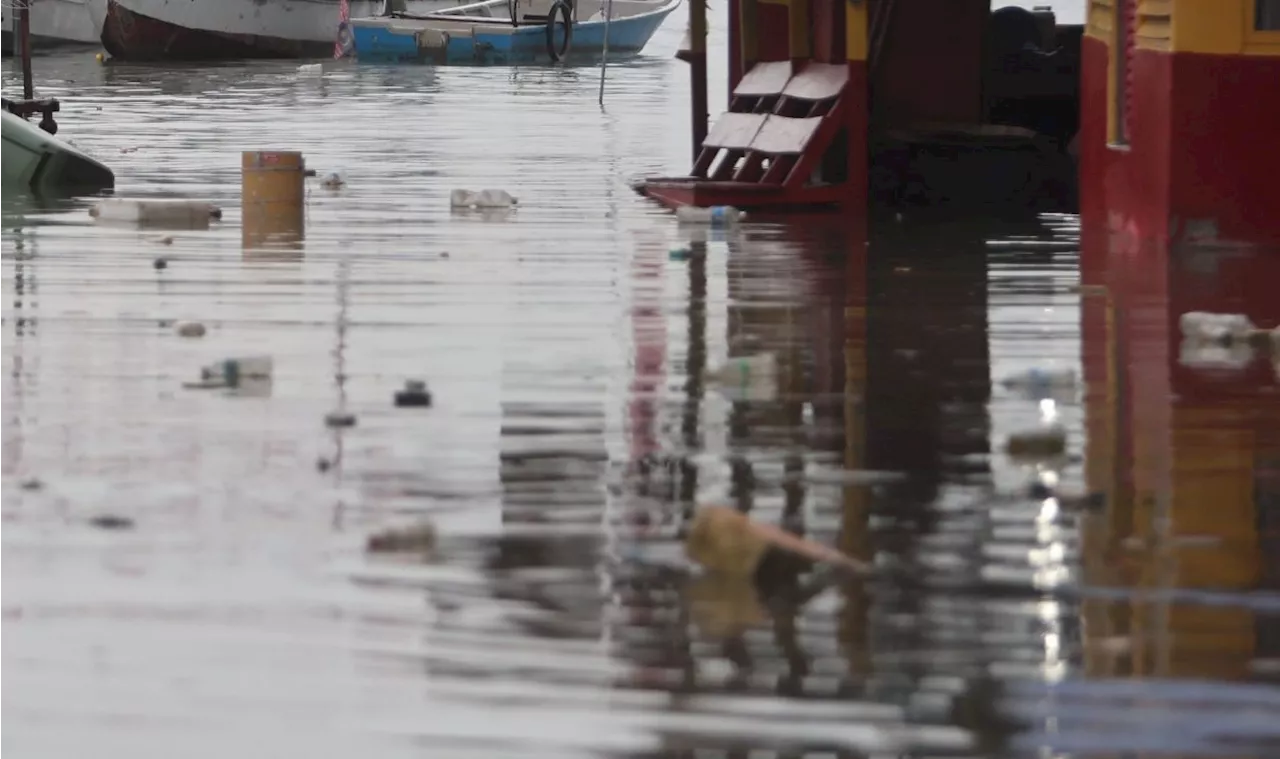 High tide phenomenon in Hilir Perak, Bagan Datuk from today