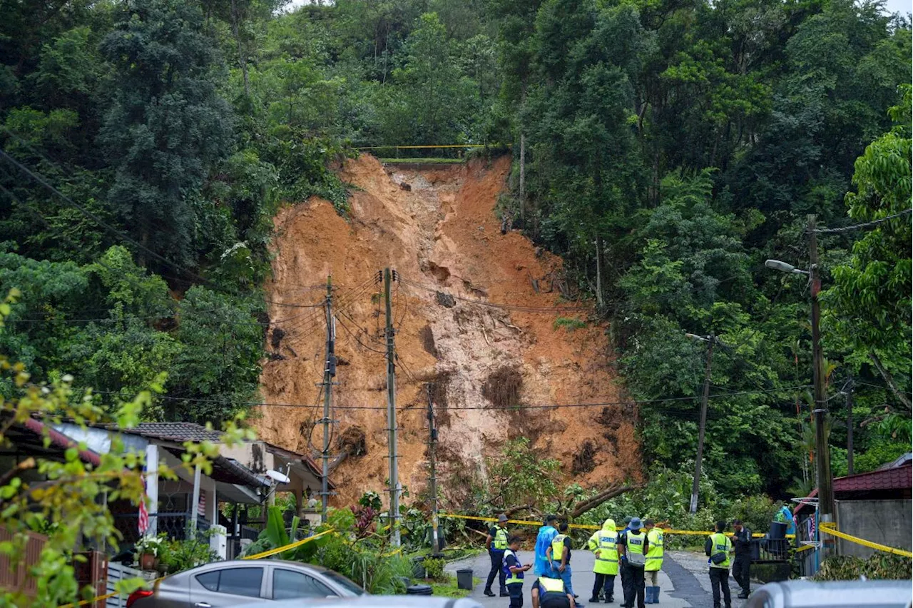 Total of four houses damaged due to Taman Melawati landslide