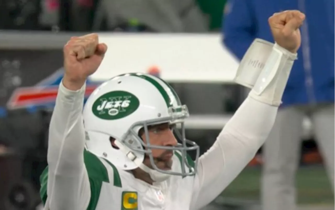 – Patrick Mahomes and LeBron James in awe of Aaron Rodgers after crazy Hail Mary touch...