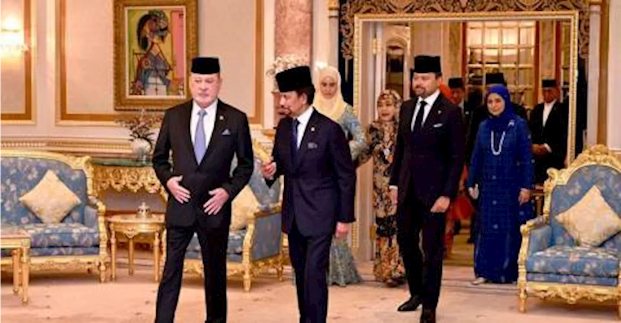 King and Queen depart for home after Brunei visit