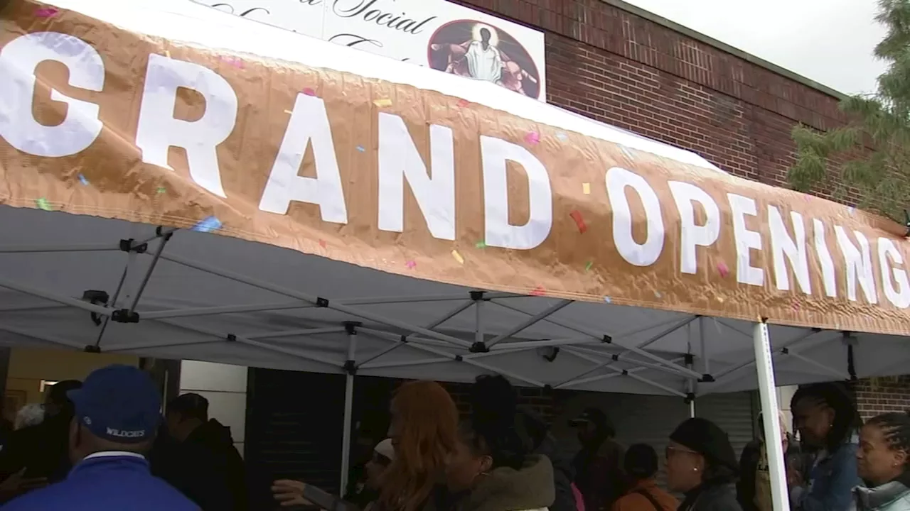 Food pantry at St. Sabina Church reopens in Auburn Gresham just 2 weeks after closure