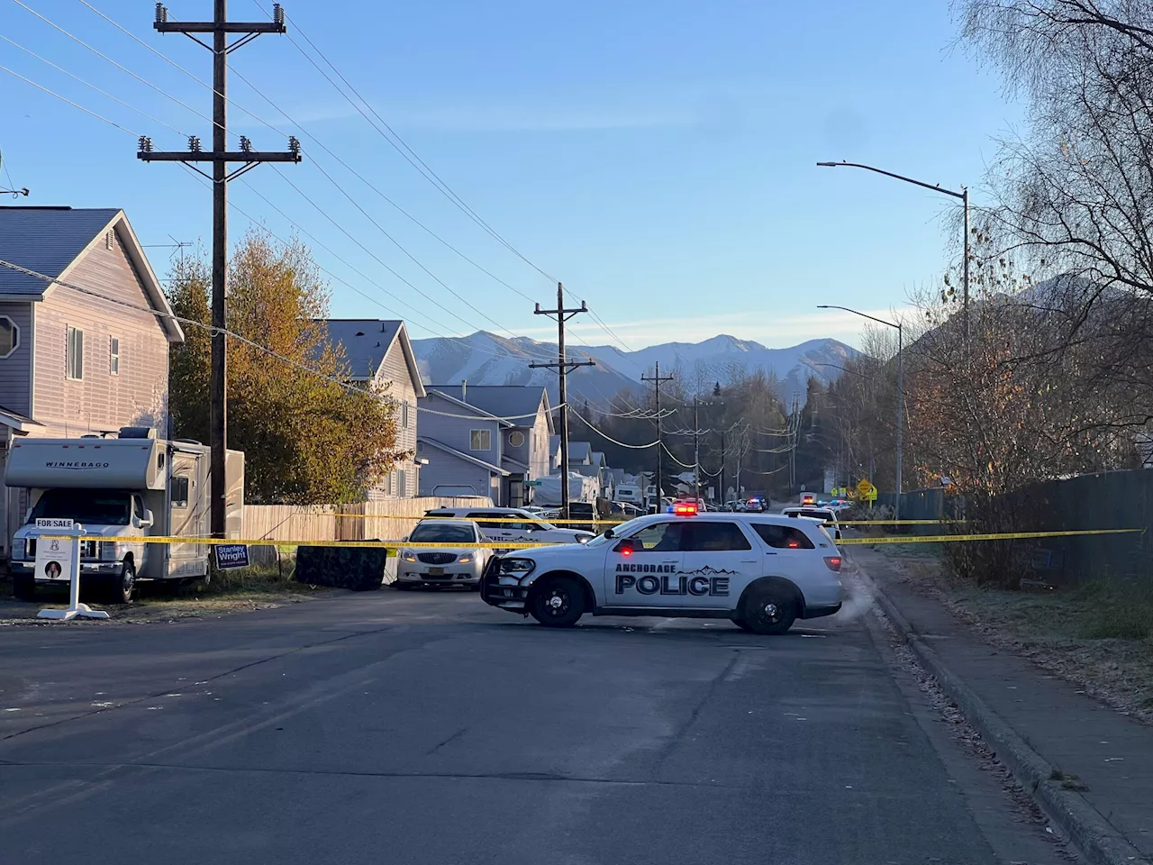 Man fatally shot in East Anchorage; police trying to detain suspect