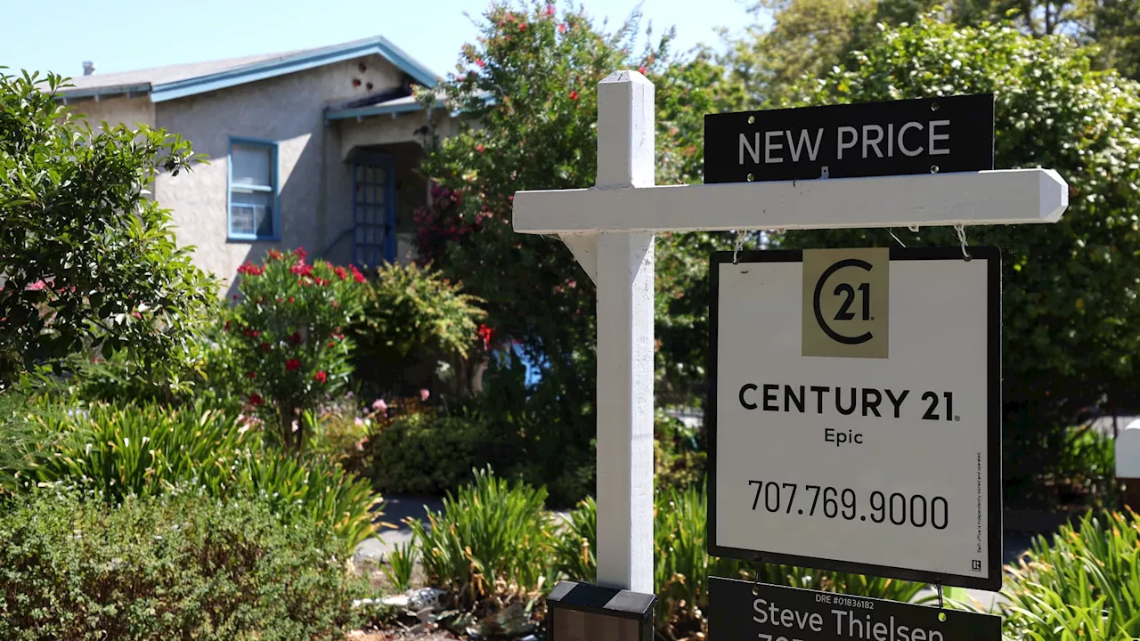 Weekly mortgage demand tanks 17%, after interest rates hit the highest level since August